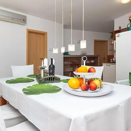 Apartment Tin Mit Meerblick Kovacic